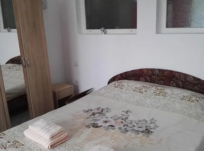 полина * וארנה